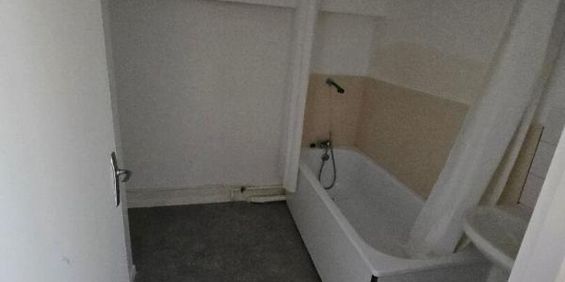 Appartement Hirson 1 pièce(s) 27.68 m2 - Photo 3