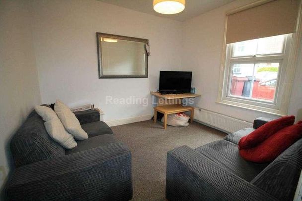 Donnington Gardens, Reading, RG1 - Photo 1