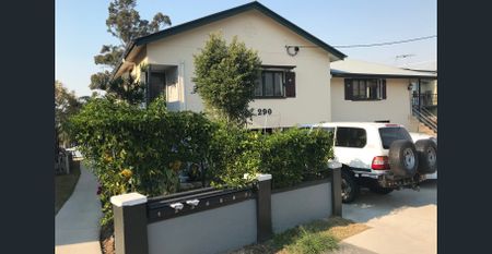 Spacious 2-Bedroom + Study in the Heart of Paddington - Photo 2