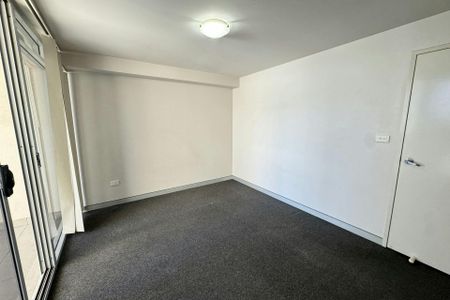 TWO BEDROOM APARTMENT IN THE HEART OF BANKSTOWN CBD - Photo 3