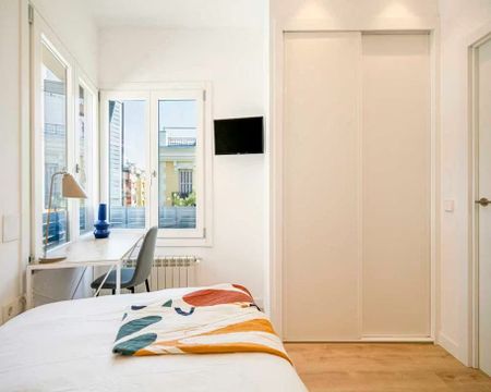 Calle de Alburquerque, Madrid, Community of Madrid 28010 - Photo 4