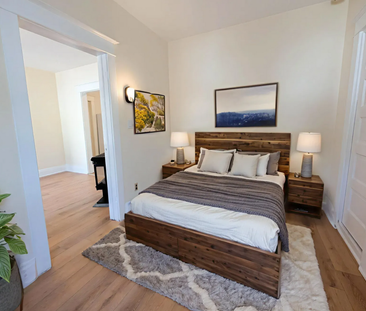 Newly Renovated 2-Bedroom Unit with Sun Room in Welland! - Photo 2