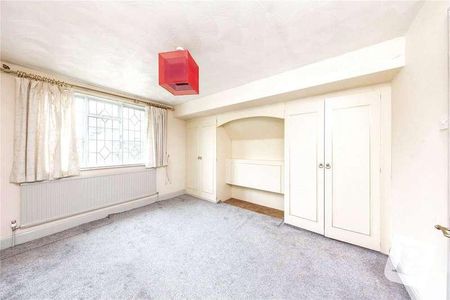 Ayloffs Close, Emerson, RM11 - Photo 3