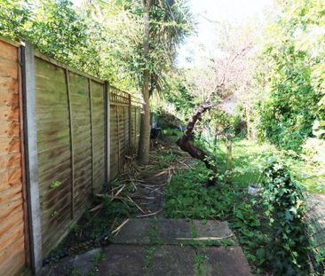 2 bedroom ground floor flat to rent - Photo 4
