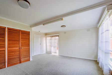 4Bedrooms, 1Bathrooms - Photo 4