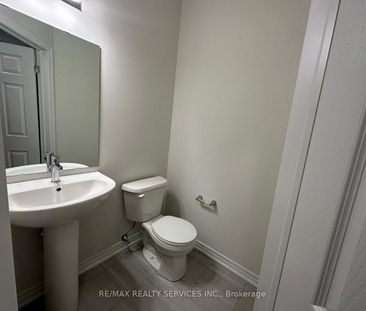 For Lease - 93 Air Dancer Crescent, Oshawa, Ontario - Photo 5