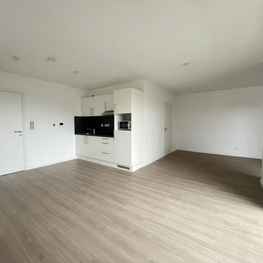 Location Appartement GEVEZE - Photo 1