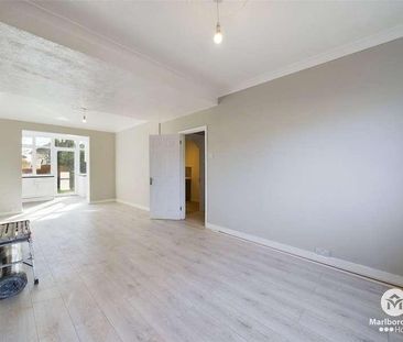 Becontree Avenue, Dagenham, RM8 - Photo 3