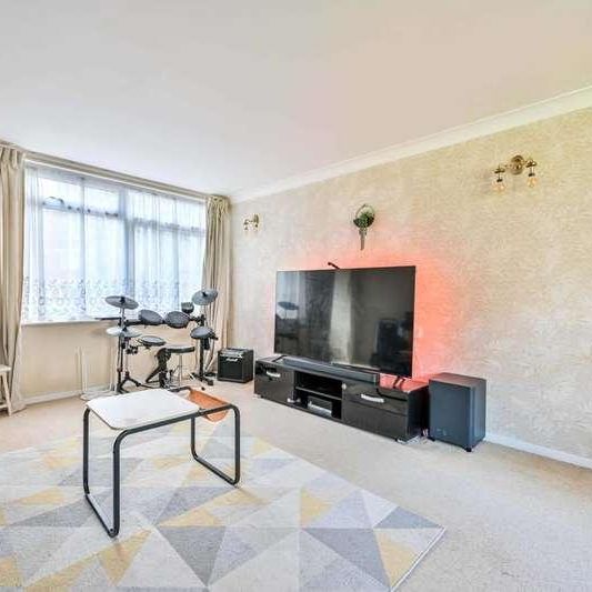 Moorholme, Woking, GU22 - Photo 1
