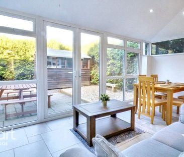4 bedroom terraced house to rent - Photo 2