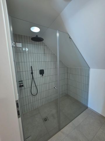 Kernsanierte Dachwohnung mit Galerie, Balkon und direktem Lift - Foto 5