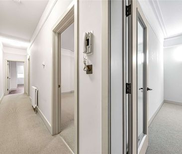 A newly decorated apartment in a popular purpose built mansion block. - Photo 3