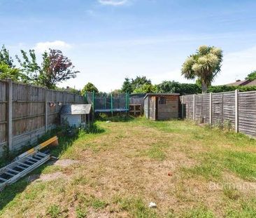 Blunden Road, Farnborough, Hampshire, GU14 - Photo 3