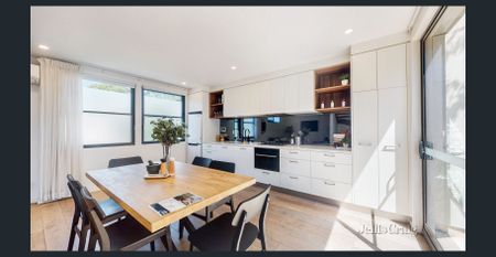 Three Bedroom Townhouse in the Heart of Toorak - Photo 5