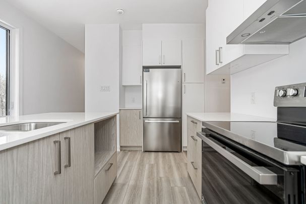 For Lease - 1371 Louis Lane Unit# Unit A, Cyrville - Carson Grove - Pineview, Ontario - Photo 1