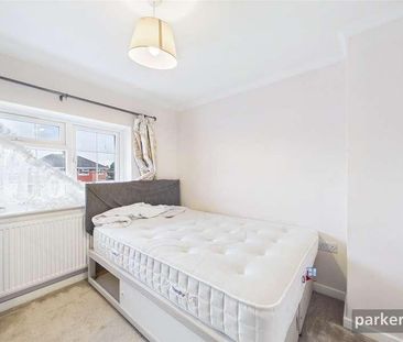 Quentin Road, Woodley, Reading, Berkshire, RG5 - Photo 6