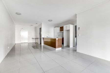 1/171 Scarborough Street, Southport QLD 4215 - Apartment For Rent - $660 | Domain - Photo 3