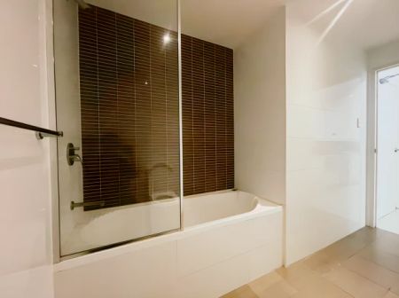 2 bed 1 bath - Photo 5