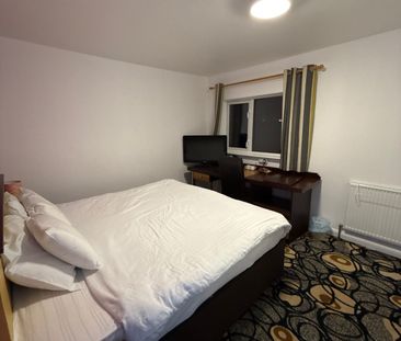 Room 213, SimplyStay Lincoln Road, Skegness, Lincolnshire, PE25 2EA - Photo 2