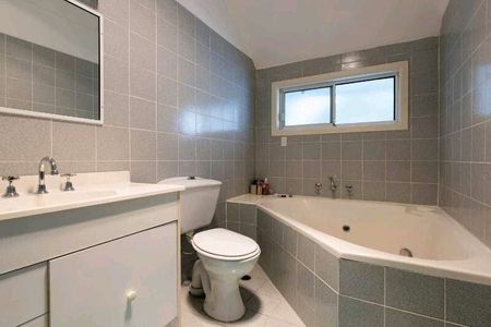 Bondi Beach - Photo 4