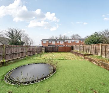 3 bedroom semi-detached house to rent - Photo 5