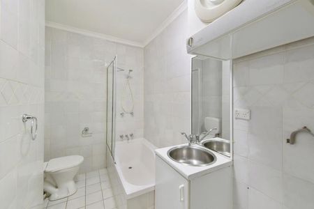 New York style split level apartment with balcony - Photo 3