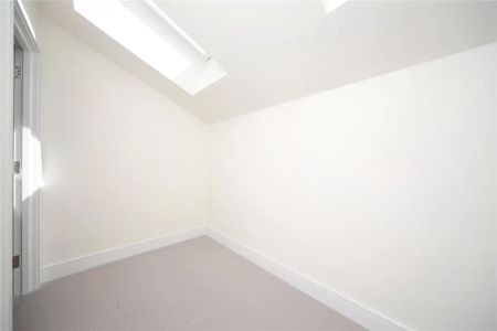 4 bedroom house in Denton Street - Photo 4