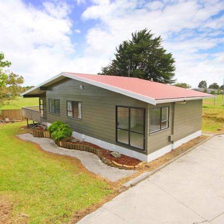 Spacious 3-Bedroom Home in Clendon Park - Photo 4