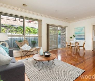 Spacious single level stunner with school zone appeal - Photo 4