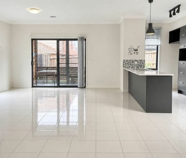 Spacious Family Living in Clyde North - Photo 4