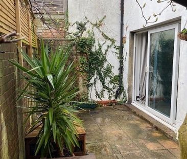 1 Bed Flat, Woodhurst Road, W3 - Photo 6