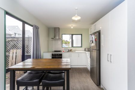 Student accommodation 5 x bedrooms fully furnished - Photo 3