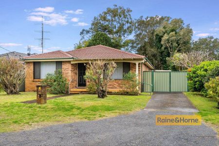 SPACIOUS FAMILY HOME - Photo 5