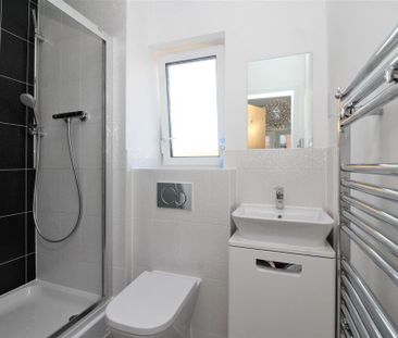 3 bedroom end of terrace house to rent - Photo 6