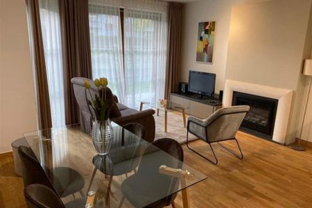 Proche de la Maison Communale, beau rez-de-chaussée meublé de 2 chambres terrasse et jardin - Photo 3