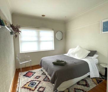 Stylish Art Deco Elegance with Modern Renovation in Prime Elwood Lo... - Photo 6