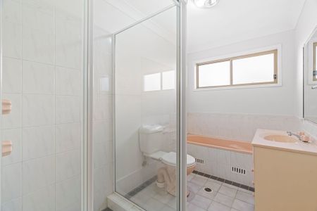 3 Bedroom Single-Level Villa, Prime Location - Photo 5