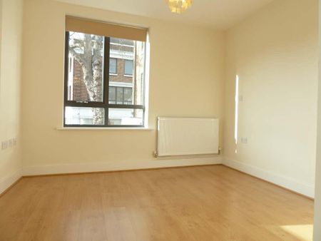 Chelsea Court, 2a The Parade, Epsom, Surrey, KT18 5FE - Photo 5