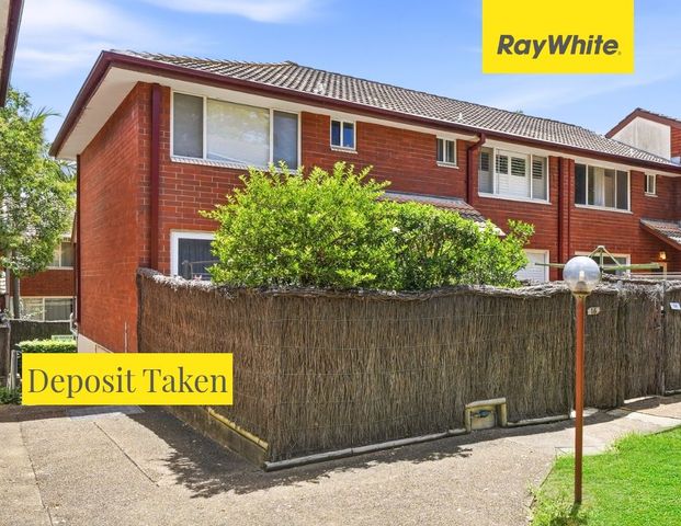 Stunning Marsfield Townhouse - Comfort & Convenience - Photo 1