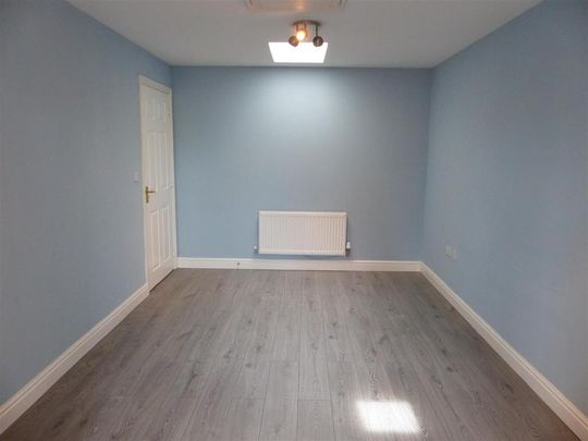 1 bedroom coach house to rent - Photo 1