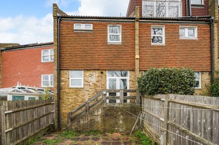 3 bedroom terraced house to rent - Photo 4