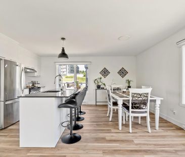 ANIMAUX ACCEPTÉS, Grand 51/2 vue partielle sur le fleuve - Photo 2