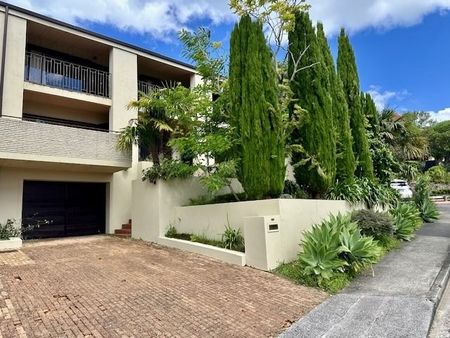 Absolute Executive Home - Photo 4