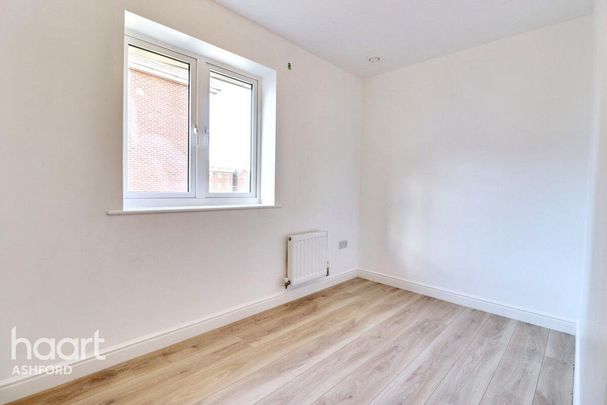 4 bedroom semi-detached house to rent - Photo 1