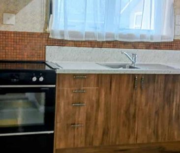 Charming 3BR Family Haven in Awapuni - Photo 4