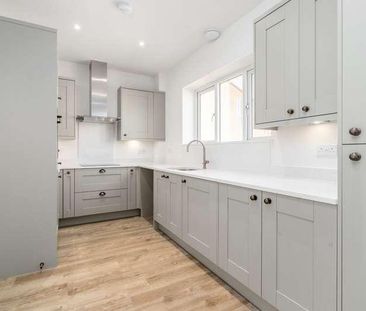 Sivewright Way, Cirencester, Gloucestershire, GL7 - Photo 2