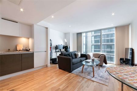 The Landmark truly lives up to its name, offering one of the highest residential accommodation in Canary Wharf. - Photo 3