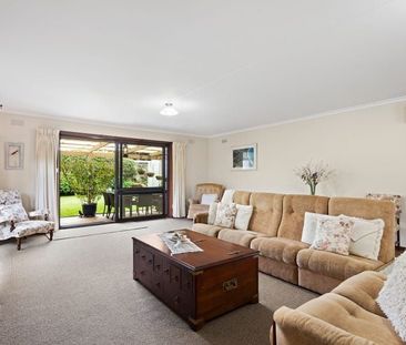 Family Home In Prime Location! - Photo 4