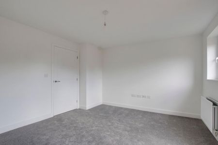 2 bedroom semi-detached house to rent - Photo 4