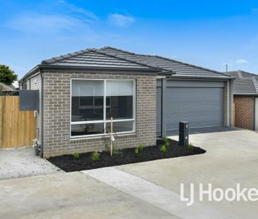 New, Modern, Three Bedroom Home! - Photo 6